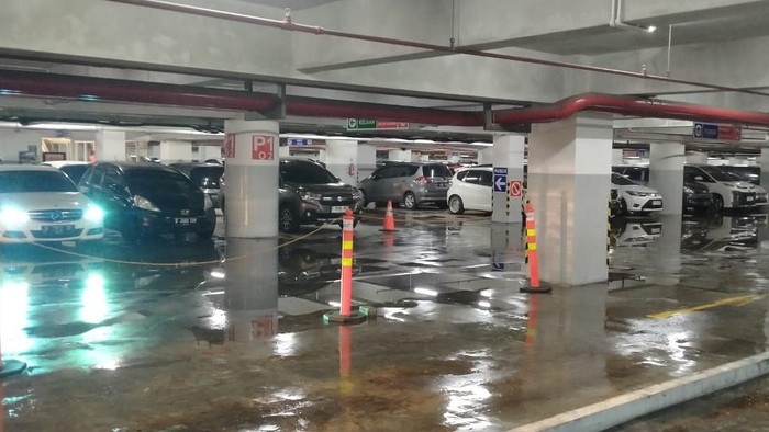 Hujan Deras, Area Parkir Basement Mal di Bogor Sempat Tergenang